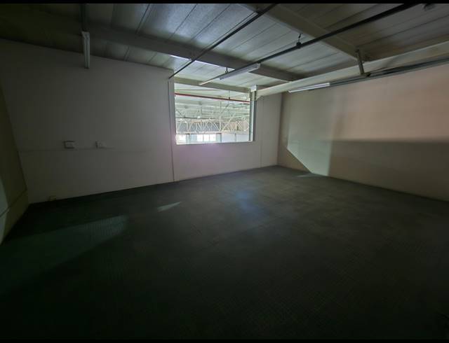 2,227M² SHOWROOM TO LET IN BRUMA
